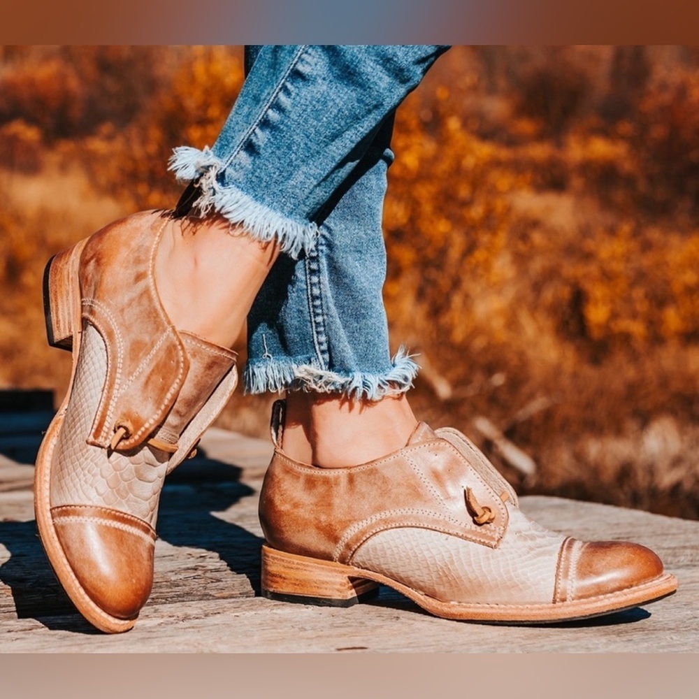 Freebird LIKE NEW Two-Tone Leather Loafers